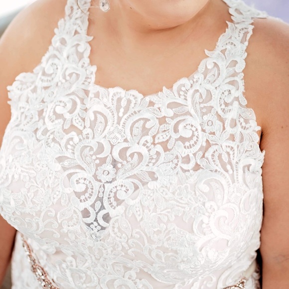 Beautiful Stella York wedding gown, never worn - Picture 5 of 7